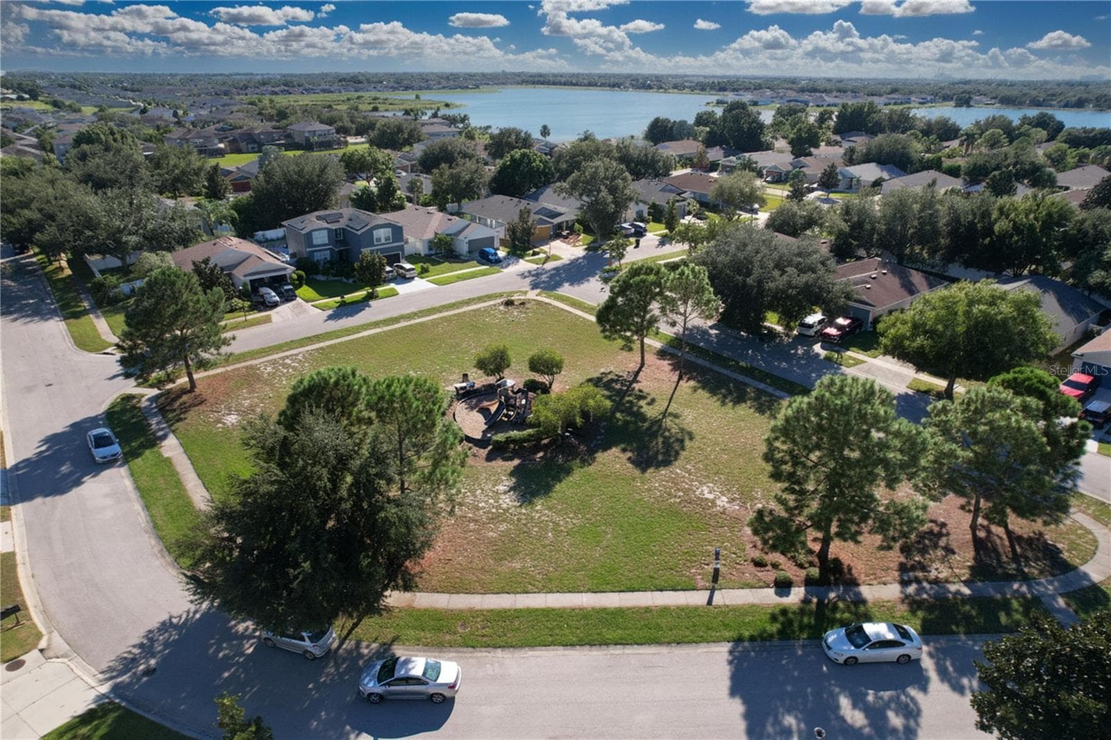 Single Family Residence at 11607 MOUNTAIN BAY DR, RIVERVIEW, photo 86 of 97