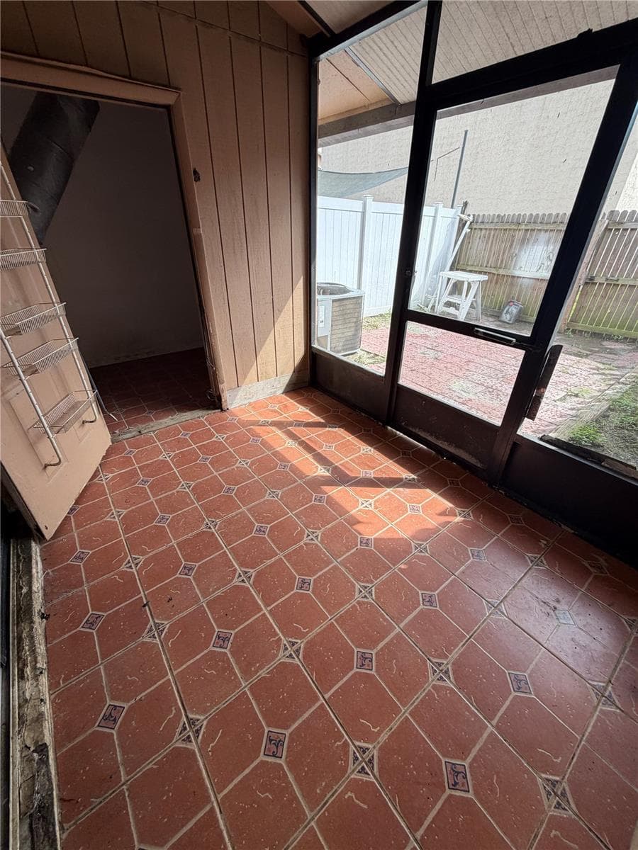 Townhouse at 4022 OAK LIMB CT, TAMPA, photo 10 of 12