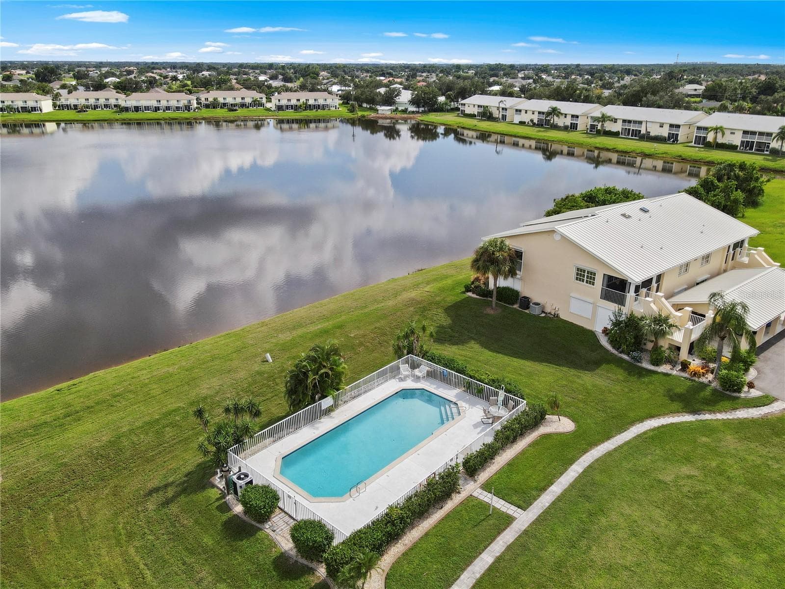 Welcome to Vista Del Largo in Deep Creek on Lake Rio - 26283 NADIR RD #201, PUNTA GORDA