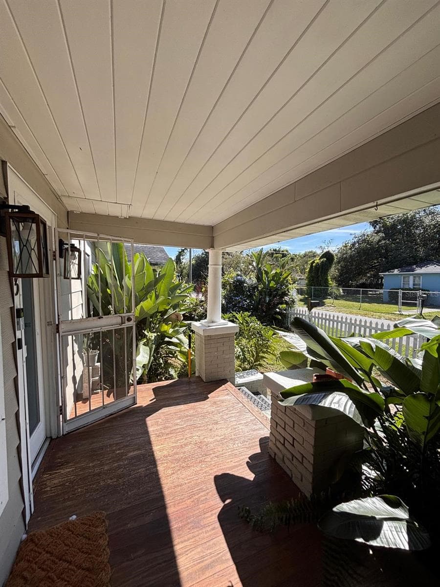 Single Family Residence at 4303 N 10TH ST, TAMPA, photo 2 of 10