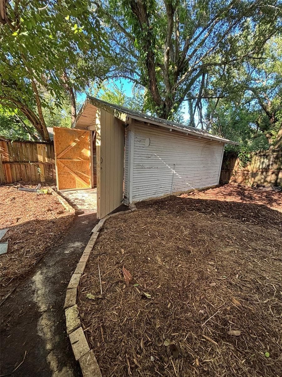 Single Family Residence at 4303 N 10TH ST, TAMPA, photo 3 of 10