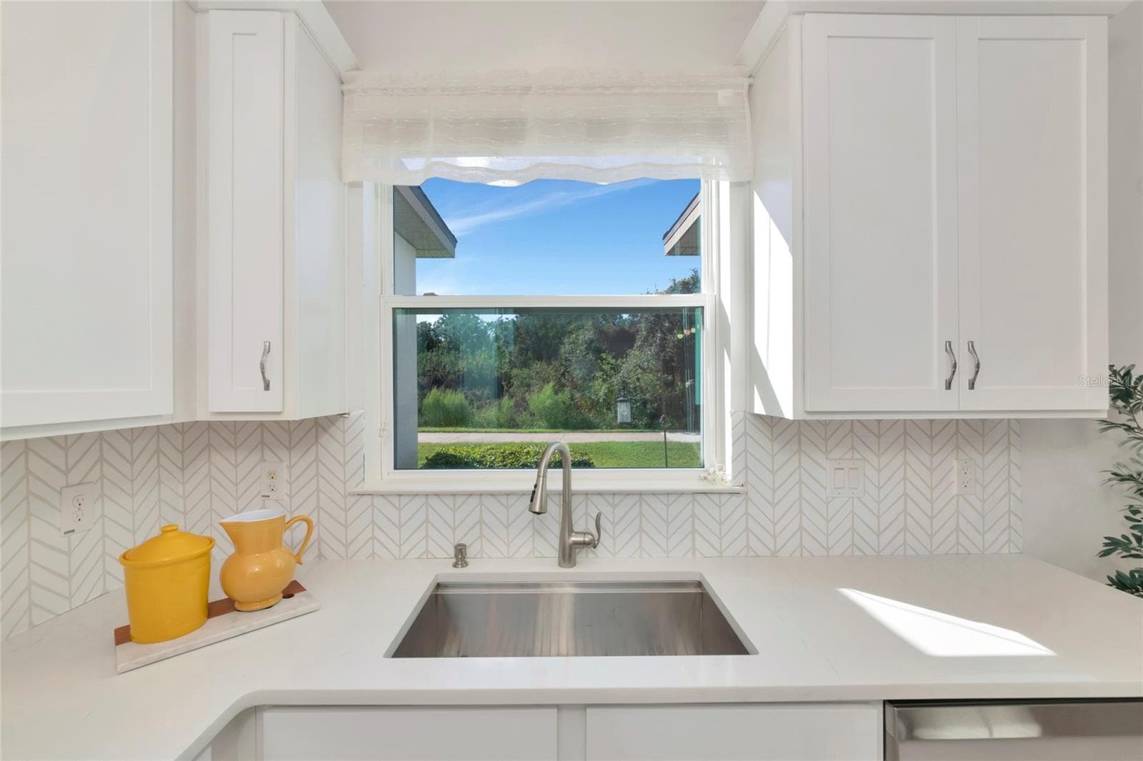 Townhouse at 12121 TRAILHEAD DR, BRADENTON, photo 17 of 97