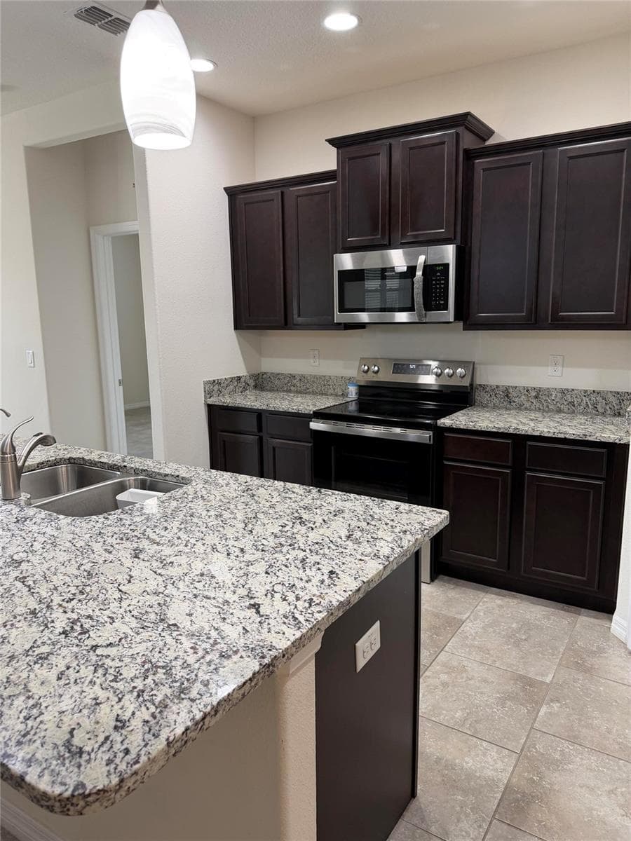 Single Family Residence at 168 WATERSIDE CIR, WINTER HAVEN, photo 16 of 28