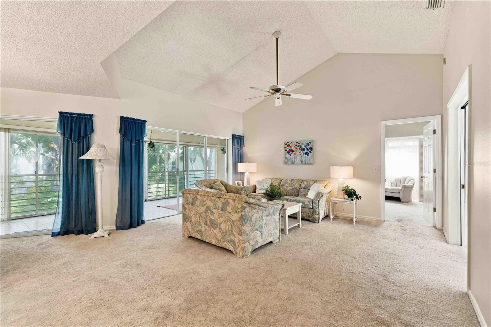living room - 6101 34TH ST W #22H, BRADENTON