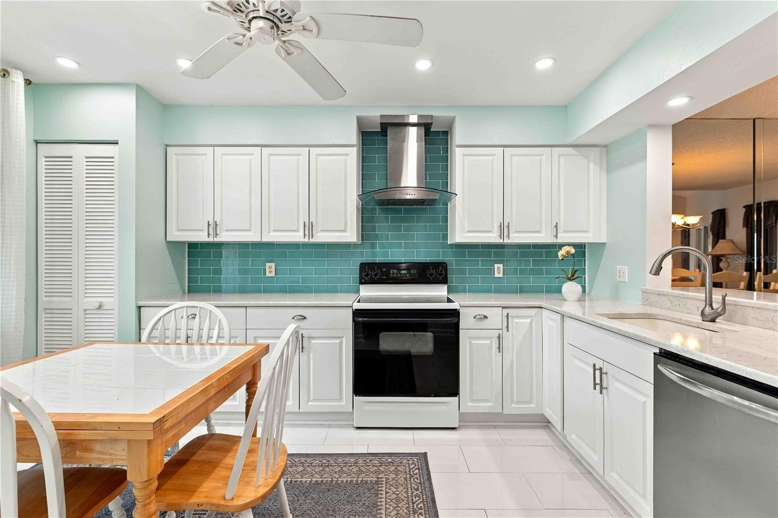 beautiful updated kitchen - 6101 34TH ST W #22H, BRADENTON
