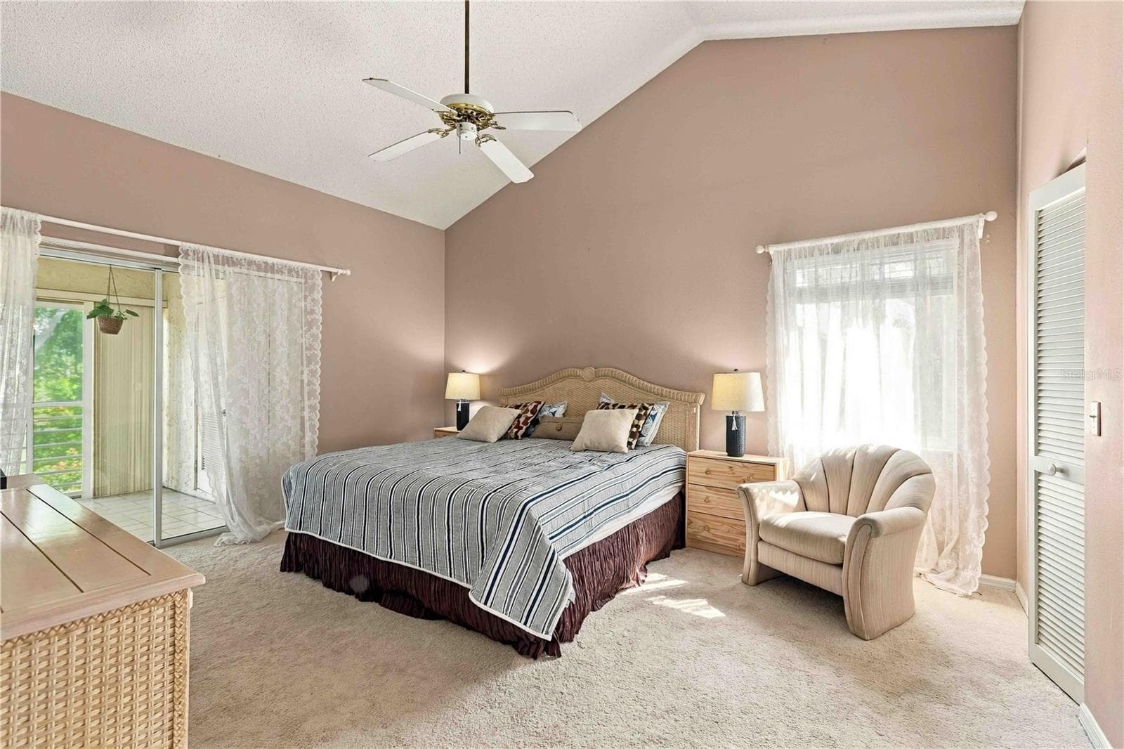 primary bedroom high ceilings - 6101 34TH ST W #22H, BRADENTON