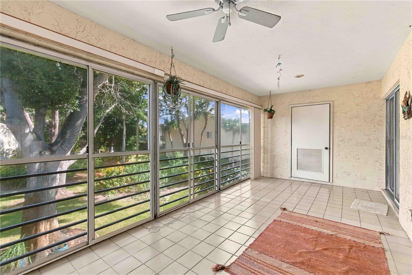 Large Lanai - 6101 34TH ST W #22H, BRADENTON
