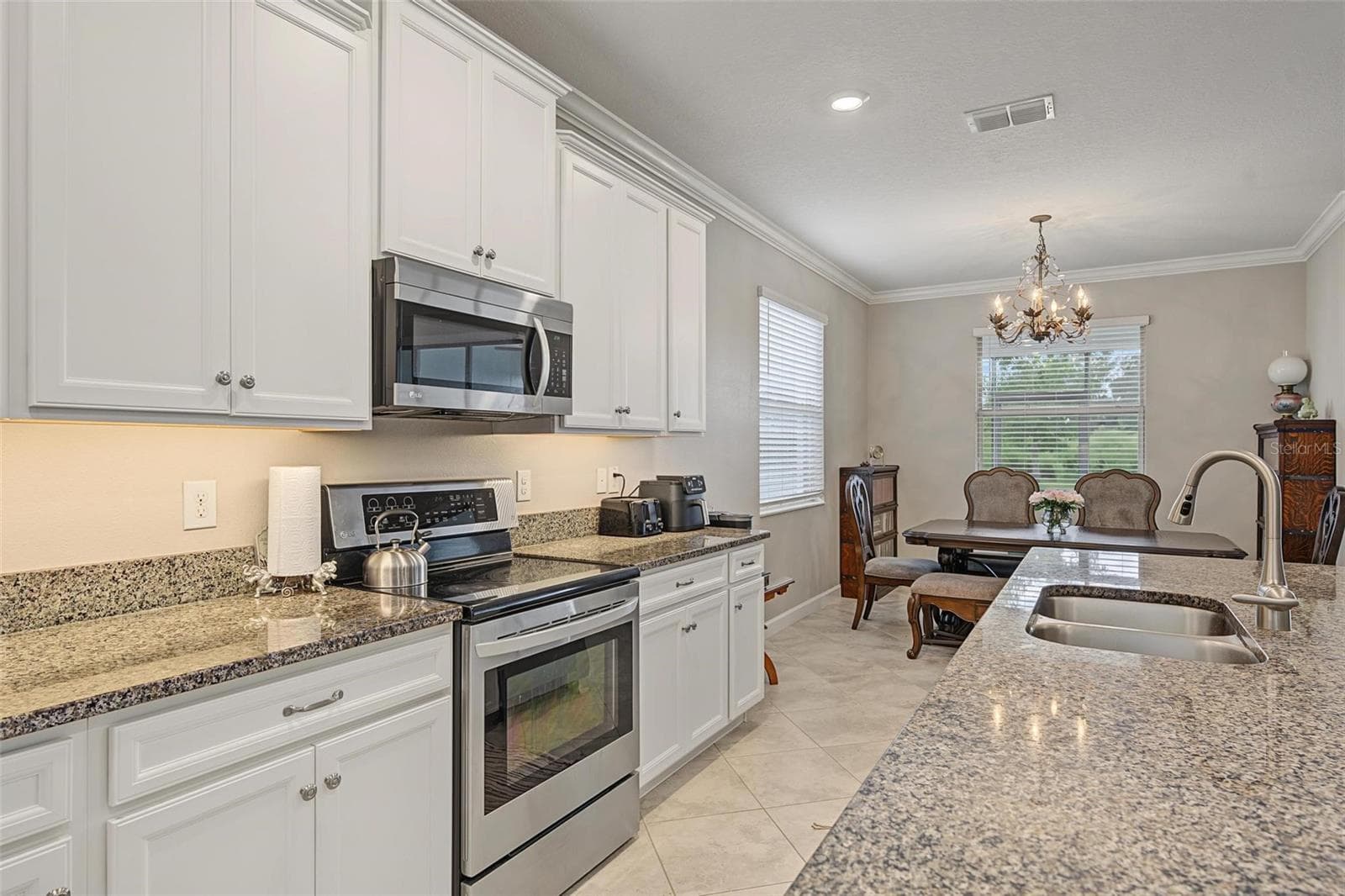 Single Family Residence at 31733 CABANA RYE AVE, SAN ANTONIO, photo 13 of 86