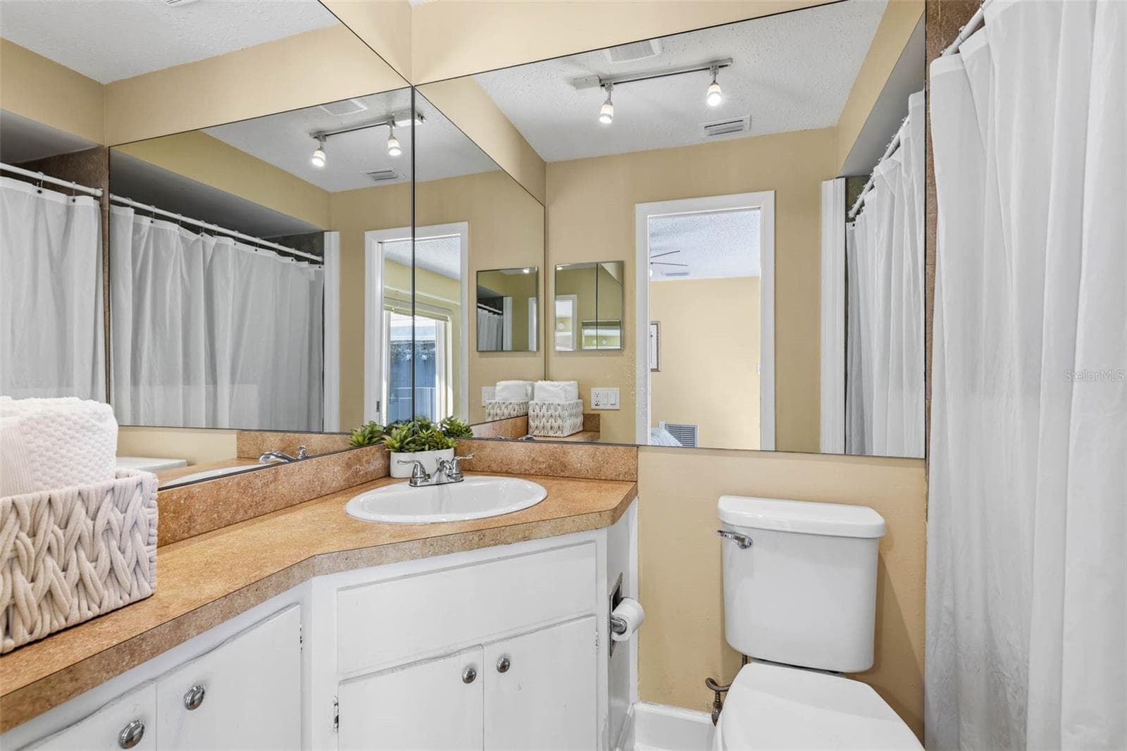 Single Family Residence at 3427 GLOSSY IBIS CT, PALM HARBOR, photo 24 of 40