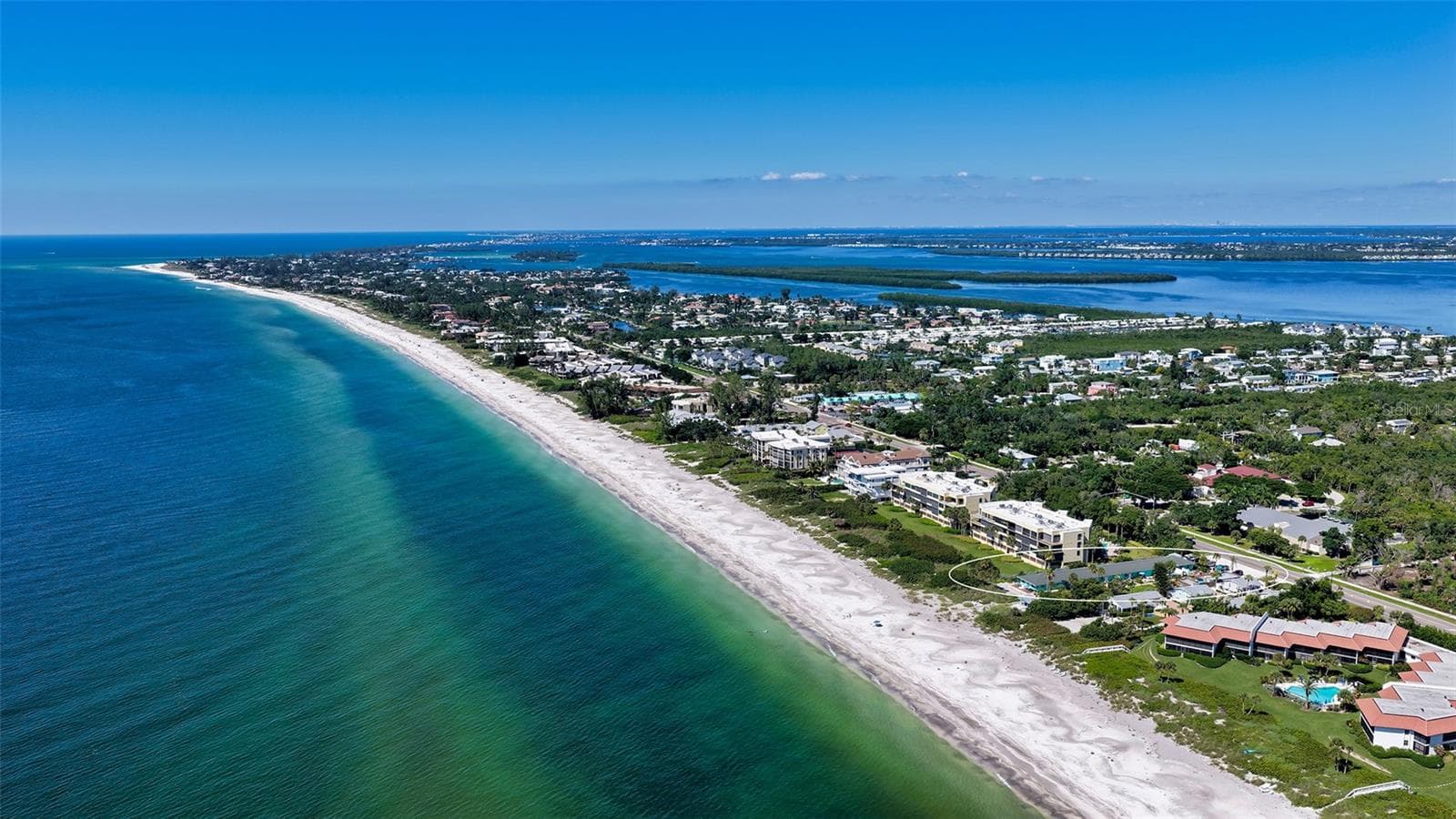 Single Family Residence at LONGBOAT KEY, LONGBOAT KEY, photo 3 of 10