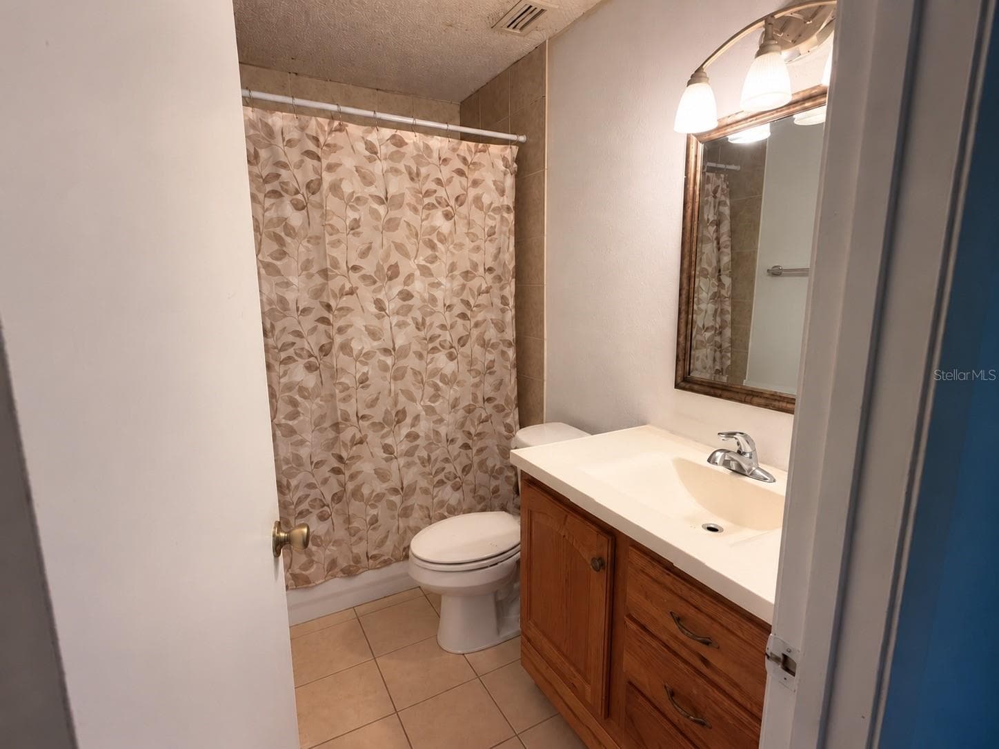 940 Bathroom - 940/942 NE 20TH ST, OCALA
