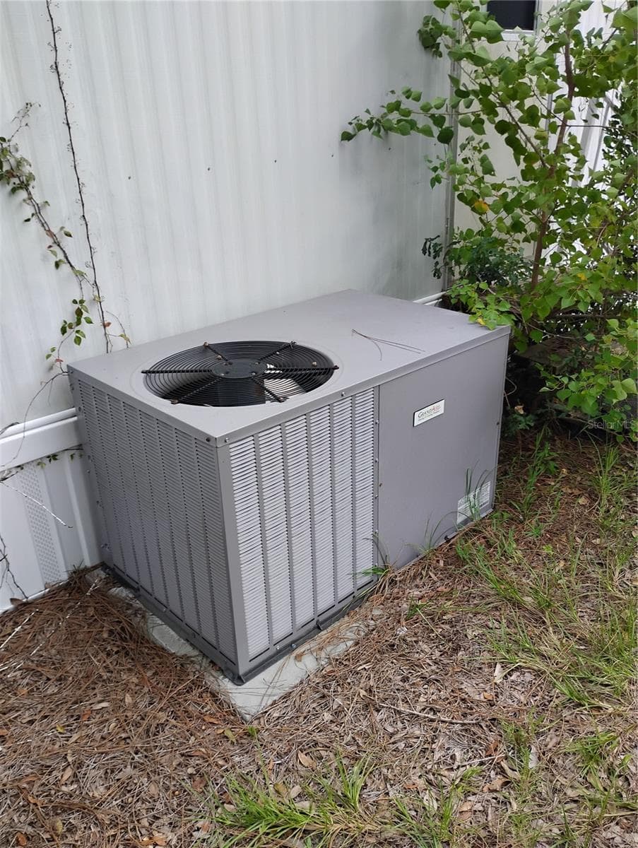Mobile Home at 6884 NE 5TH ST, OCALA, photo 8 of 11
