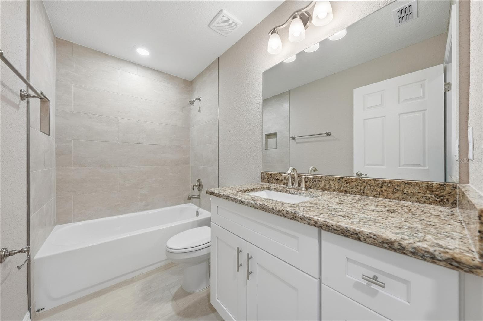 Single Family Residence at 670 SW WINDING HILLS RD, DUNNELLON, photo 18 of 45