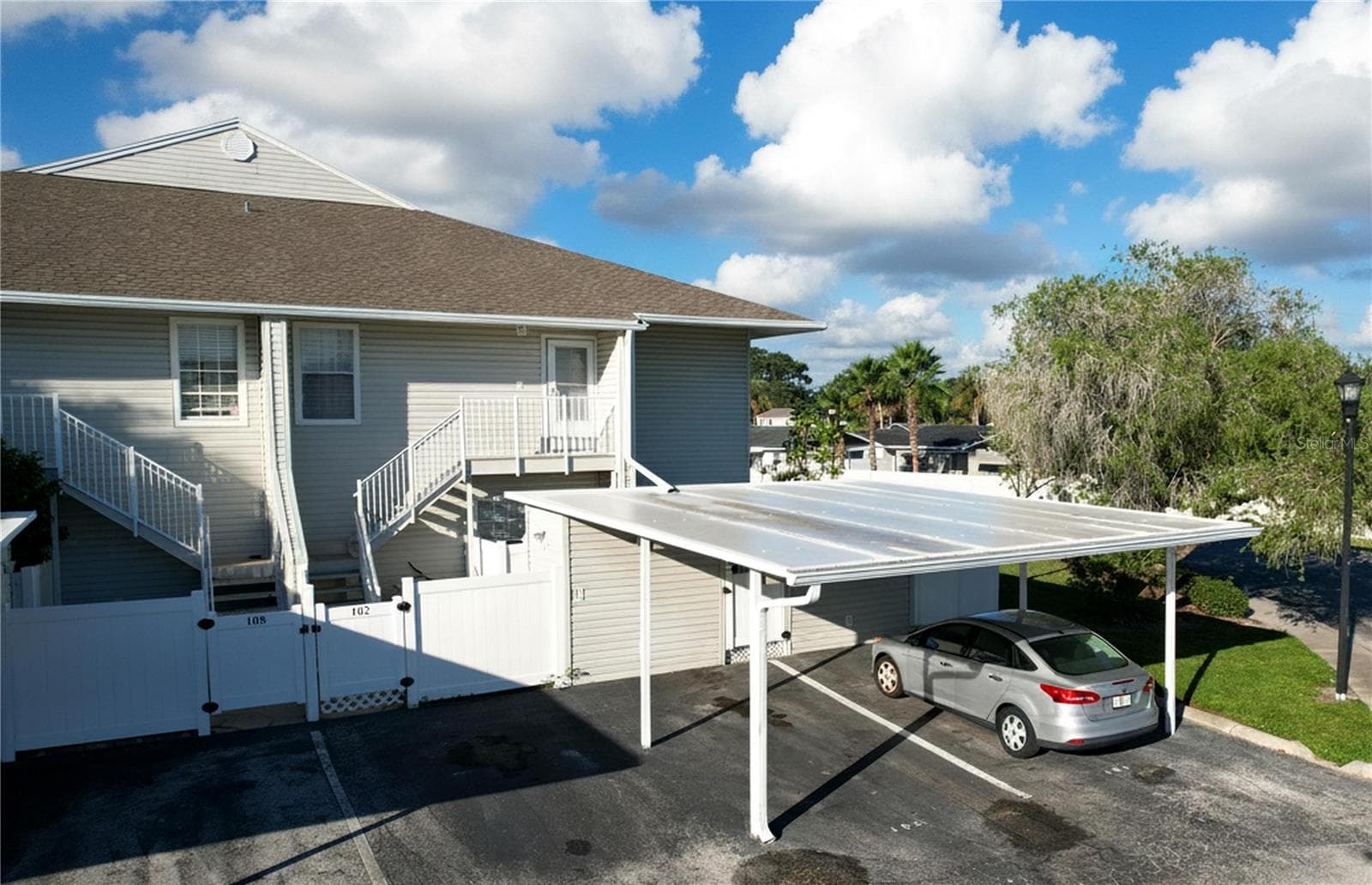 Condominium at 8350 SAVANNAH TRACE CIR #102, TAMPA, photo 8 of 105