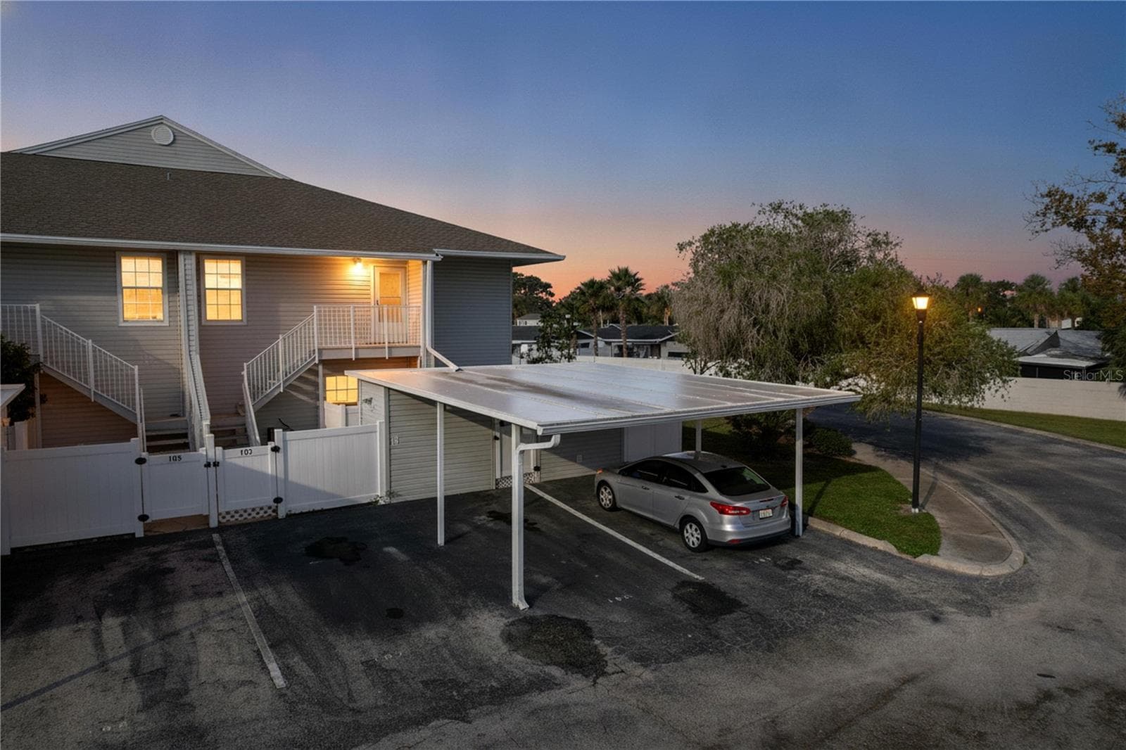 Condominium at 8350 SAVANNAH TRACE CIR #102, TAMPA, photo 19 of 105