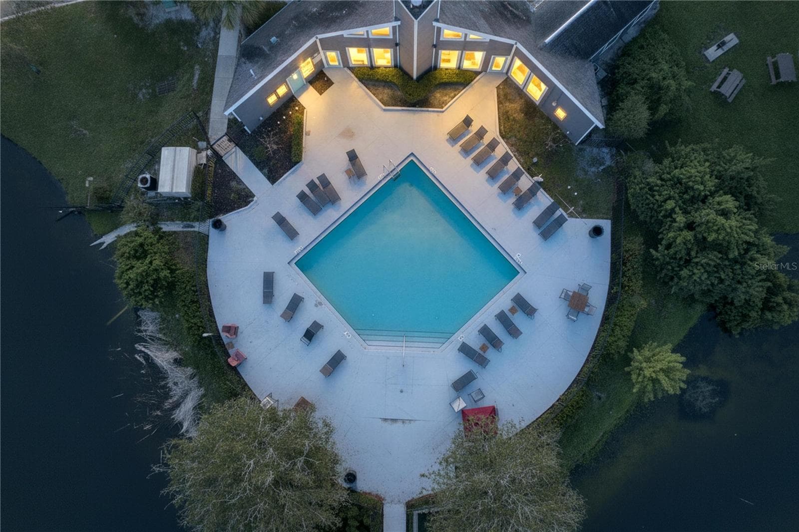 Condominium at 8350 SAVANNAH TRACE CIR #102, TAMPA, photo 79 of 105