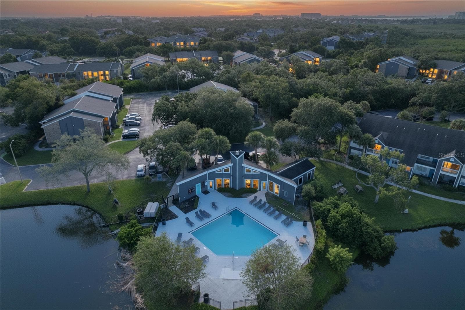 Condominium at 8350 SAVANNAH TRACE CIR #102, TAMPA, photo 93 of 105