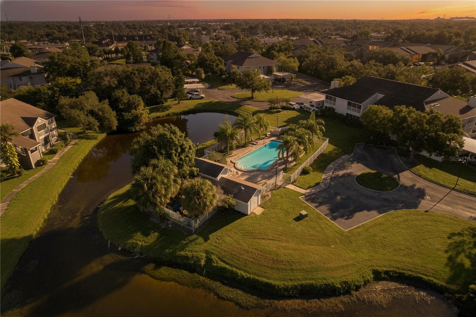 Condominium at 8350 SAVANNAH TRACE CIR #102, TAMPA, photo 94 of 105