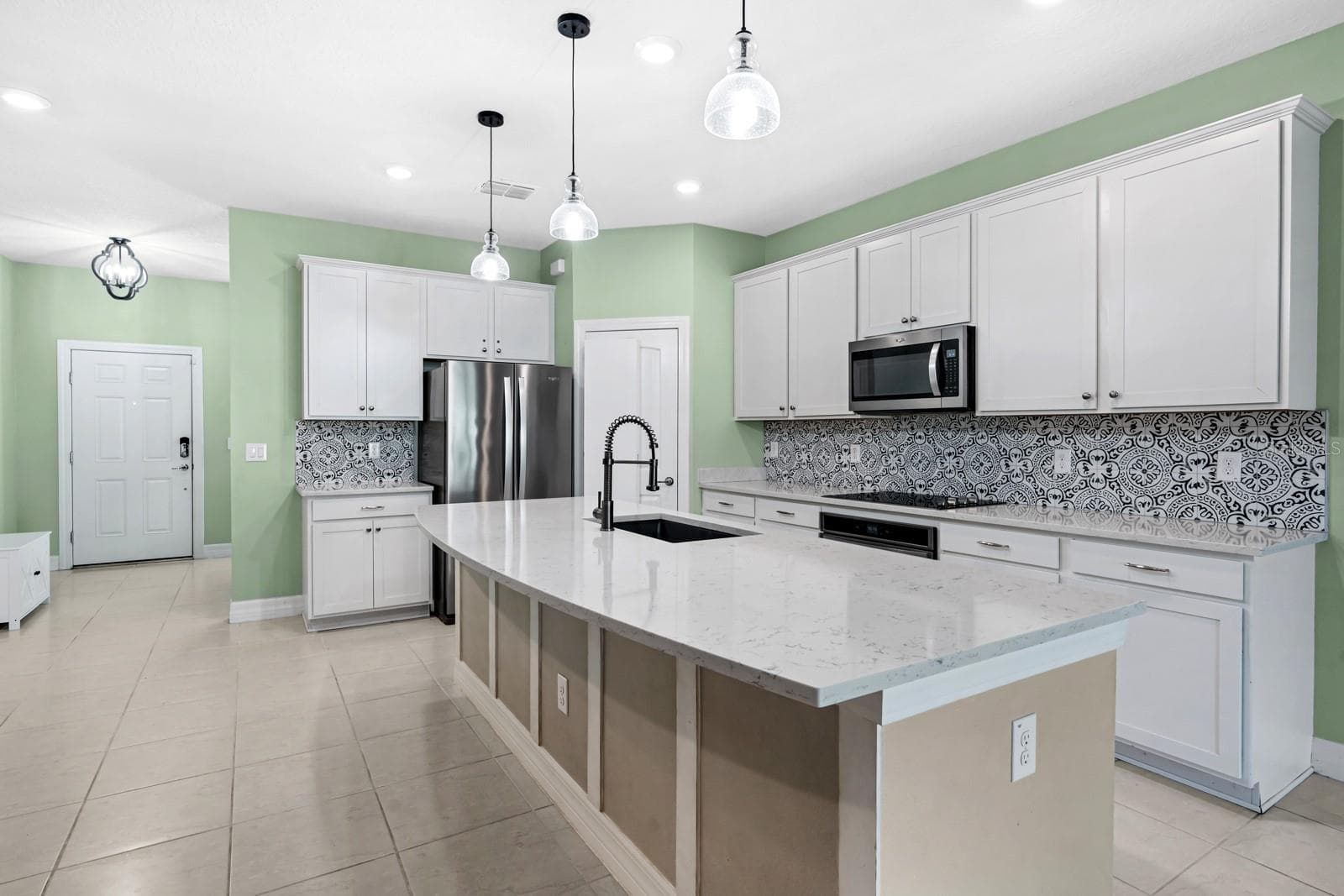 Single Family Residence at 10316 WINE PRESS AVE, RIVERVIEW, photo 9 of 58