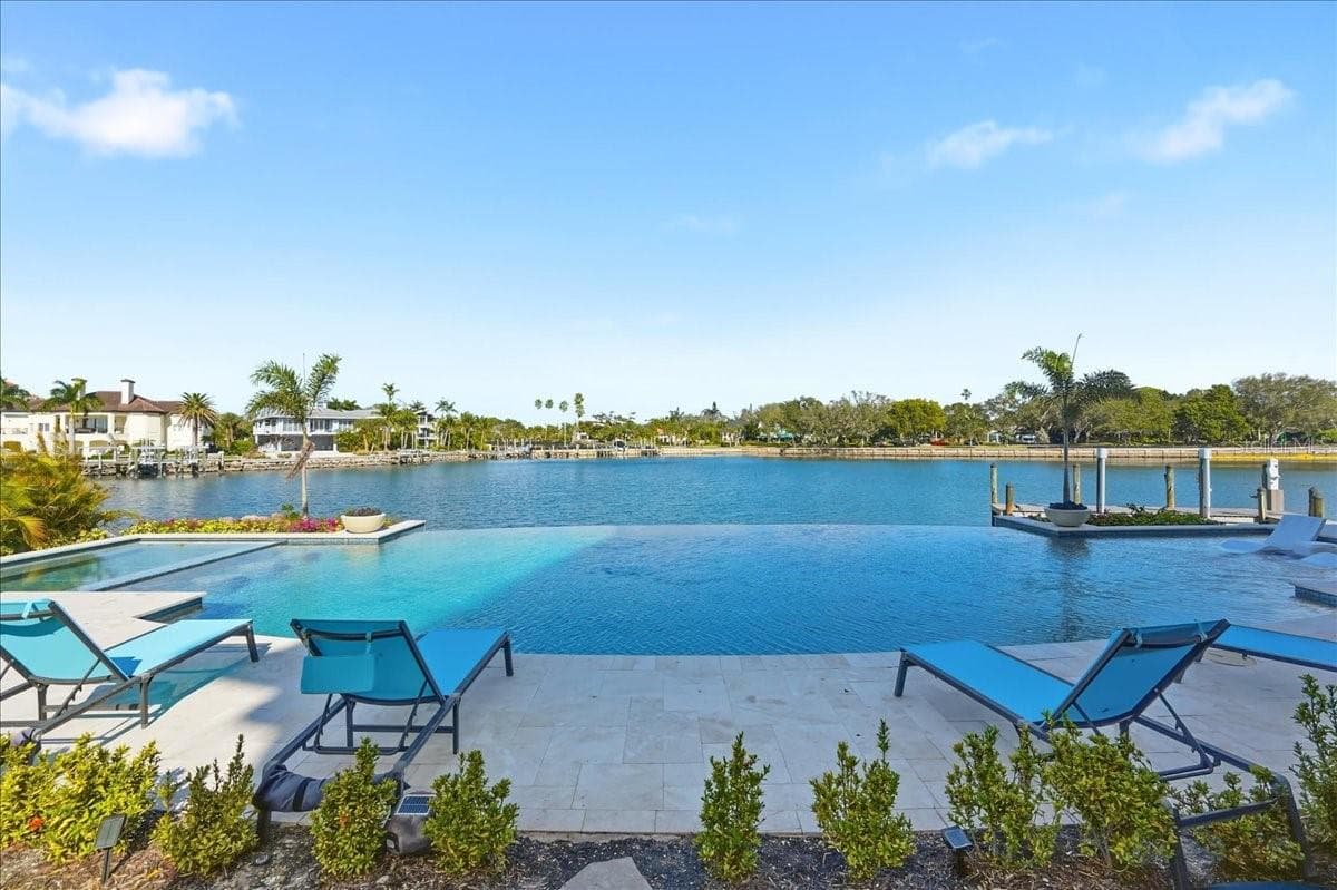 Single Family Residence at 315 S SHORE DR, SARASOTA, photo 7 of 63