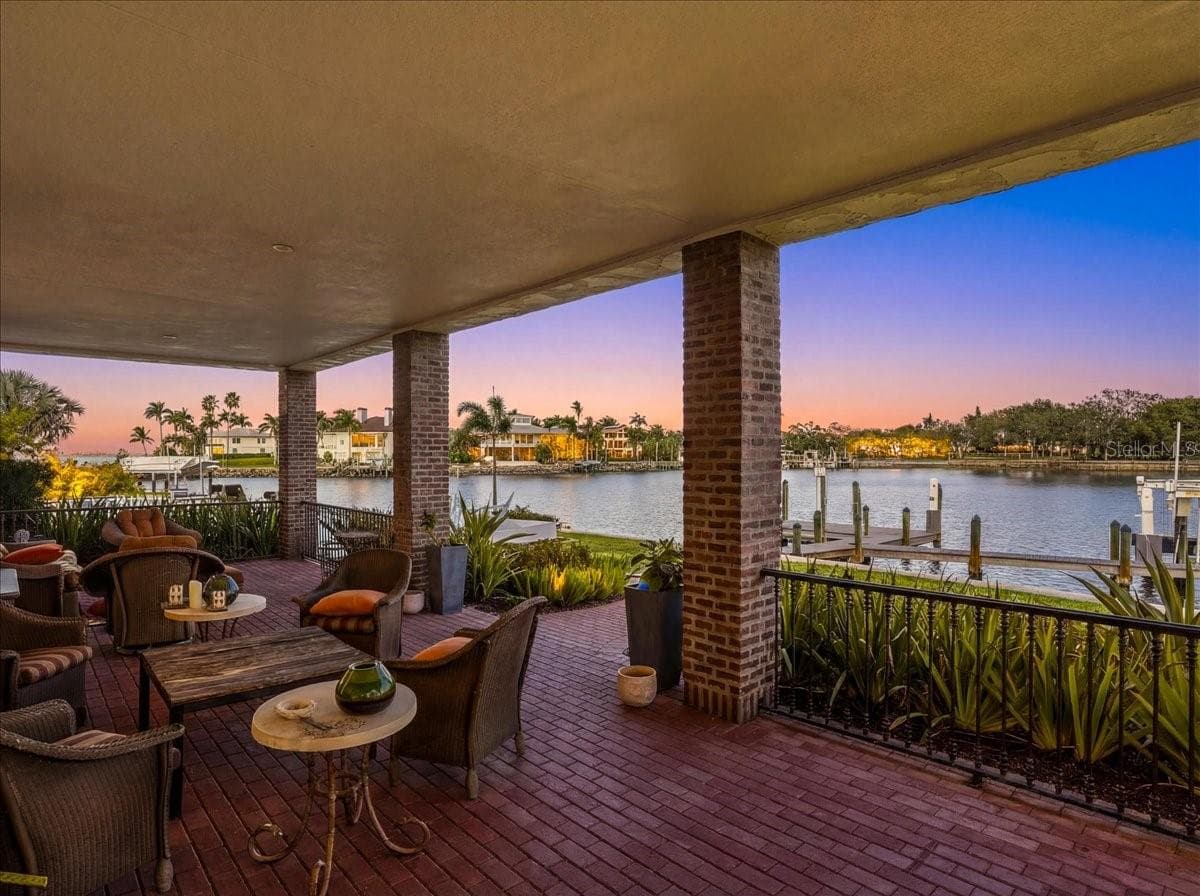 Single Family Residence at 315 S SHORE DR, SARASOTA, photo 9 of 63