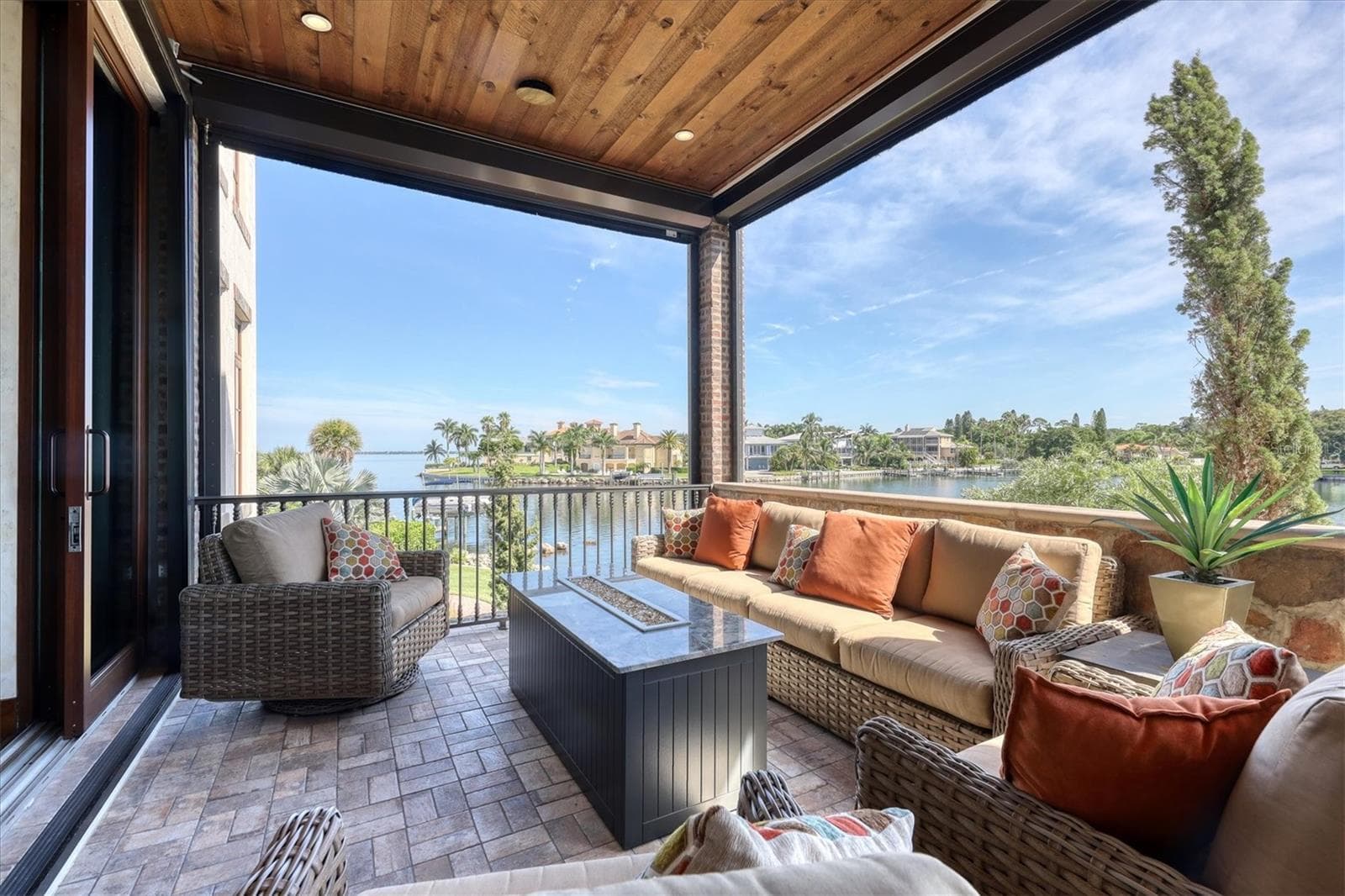 Single Family Residence at 315 S SHORE DR, SARASOTA, photo 21 of 63