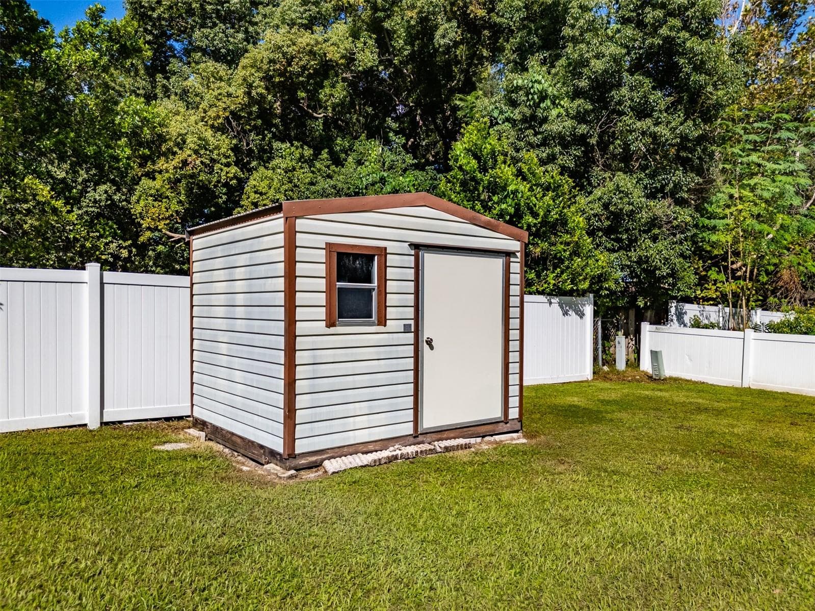 Single Family Residence at 3302 KING RICHARD, SEFFNER, photo 45 of 49