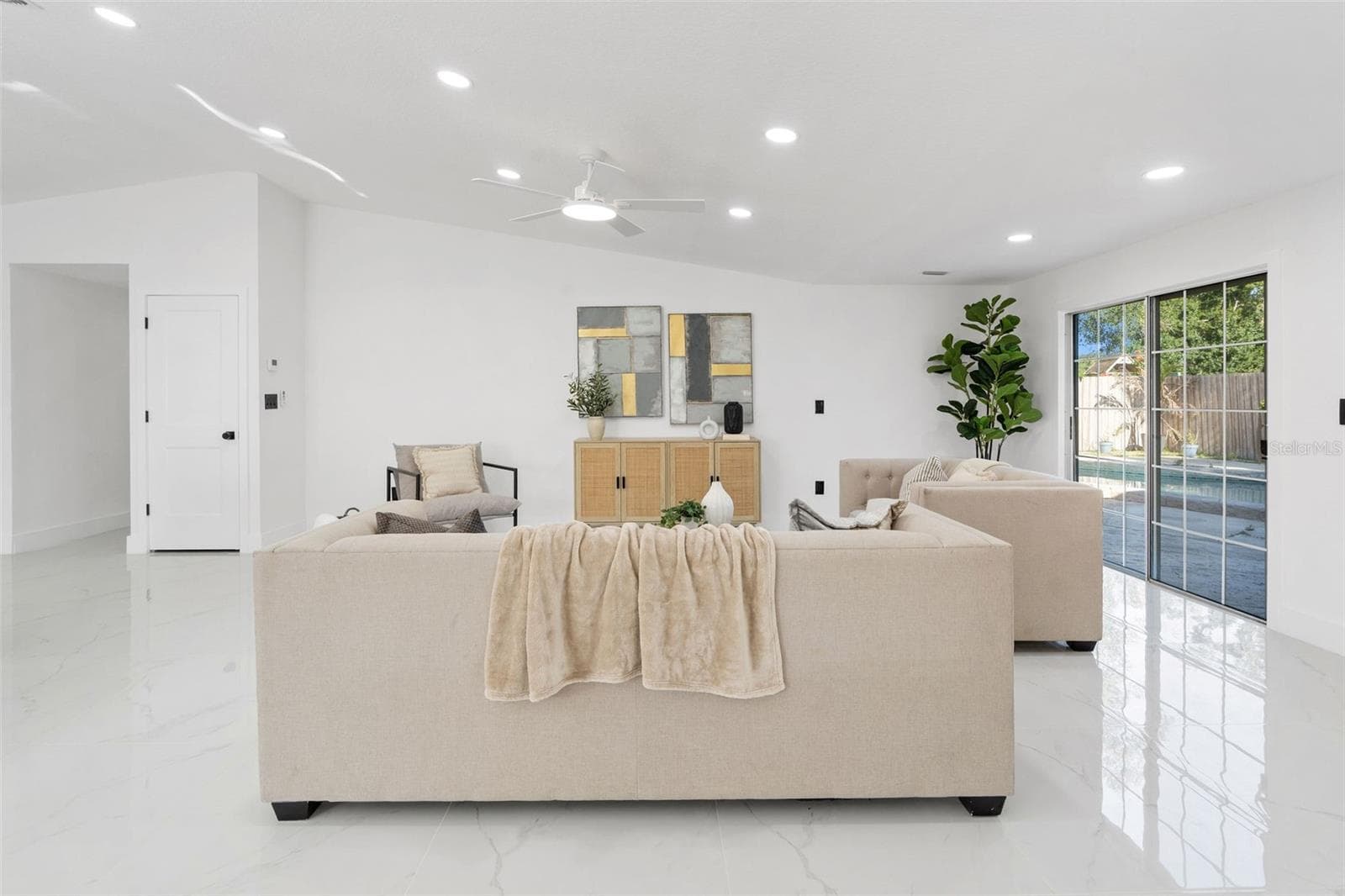 Single Family Residence at 5308 BLACK PINE DR, TAMPA, photo 5 of 28