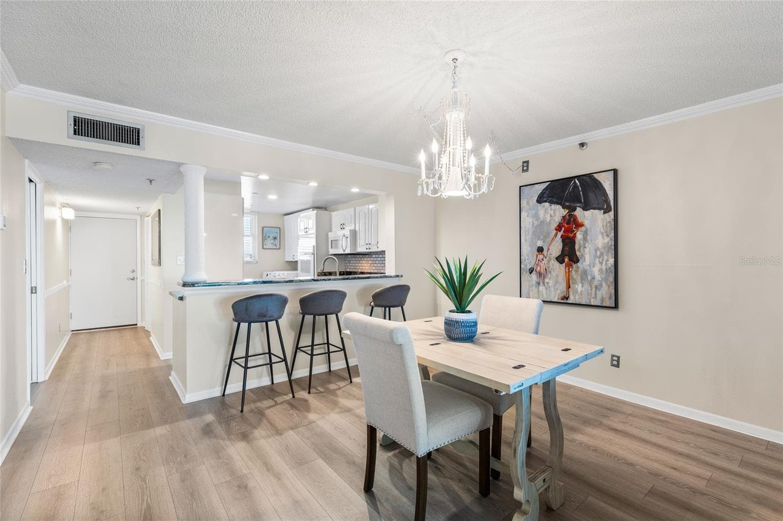 Dining Area/Kitchen Bar - 14900 GULF BLVD #204, MADEIRA BEACH