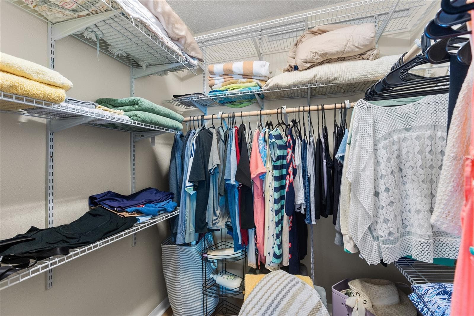 Walk In Closet - 14900 GULF BLVD #204, MADEIRA BEACH