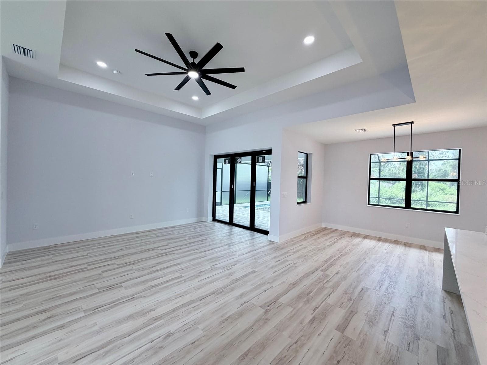HIGH Tray Ceiling - 2675 YACOLT AVE, NORTH PORT