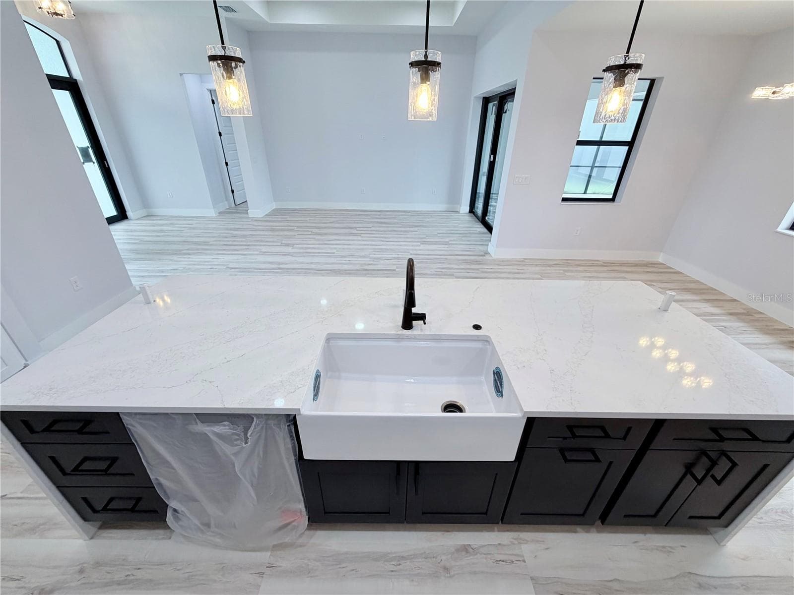 Farm Sink - 2675 YACOLT AVE, NORTH PORT
