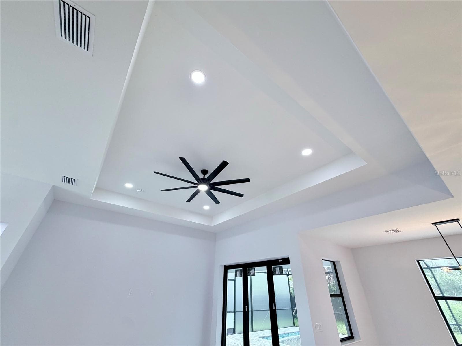 Tray Ceilings - 2675 YACOLT AVE, NORTH PORT