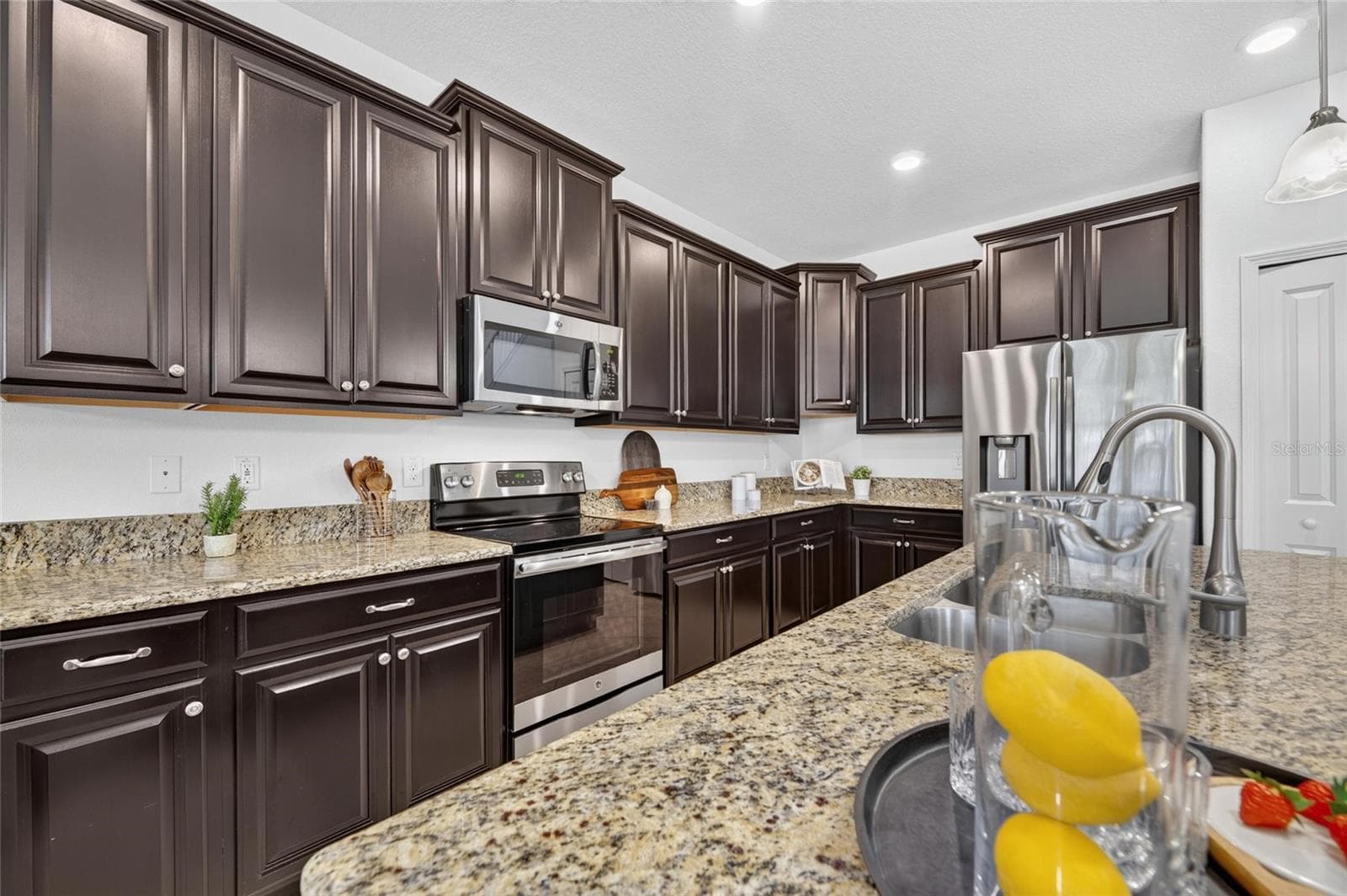 Single Family Residence at 11010 PURPLE MARTIN BLVD, RIVERVIEW, photo 20 of 98