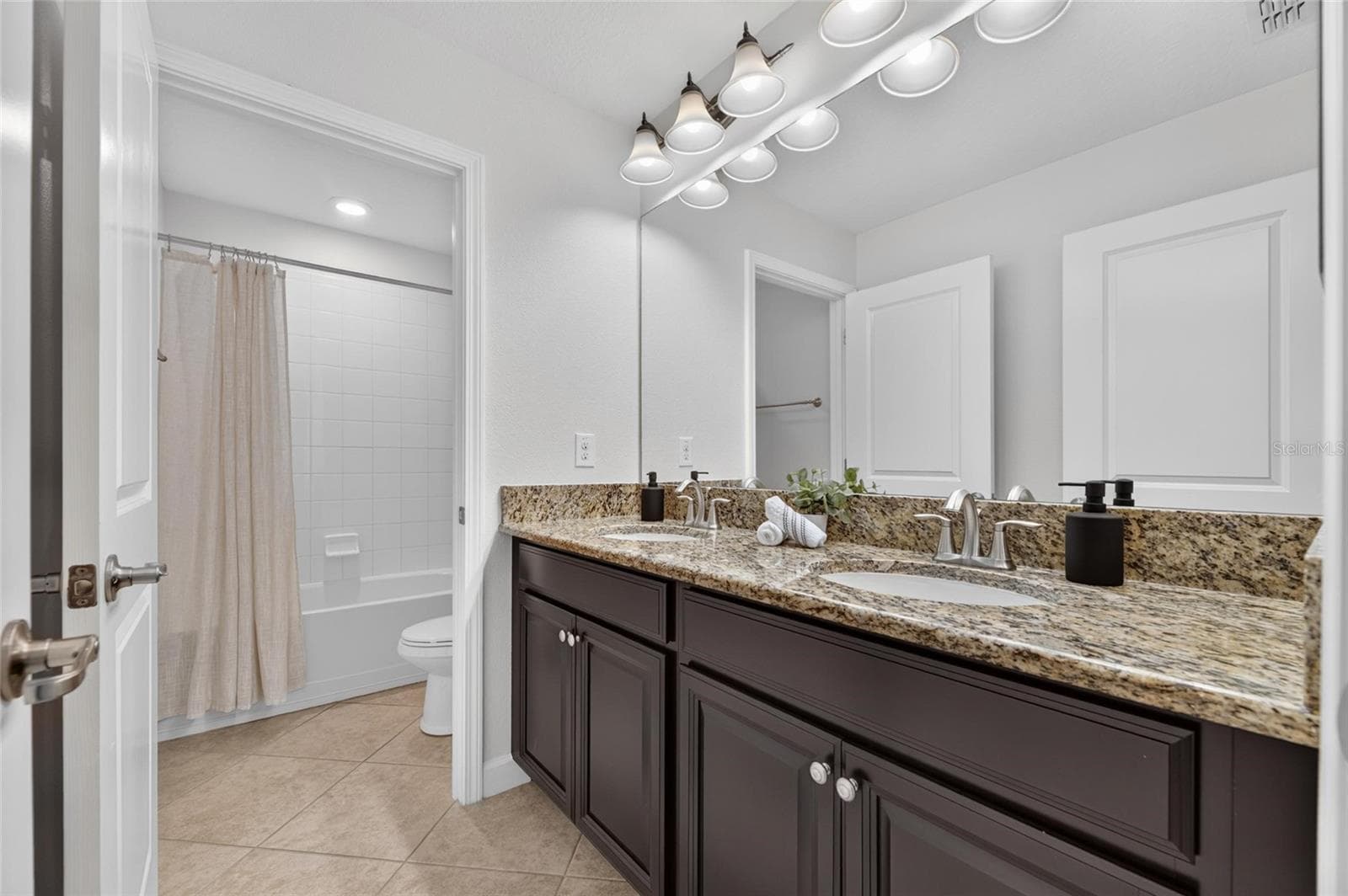 Single Family Residence at 11010 PURPLE MARTIN BLVD, RIVERVIEW, photo 47 of 98