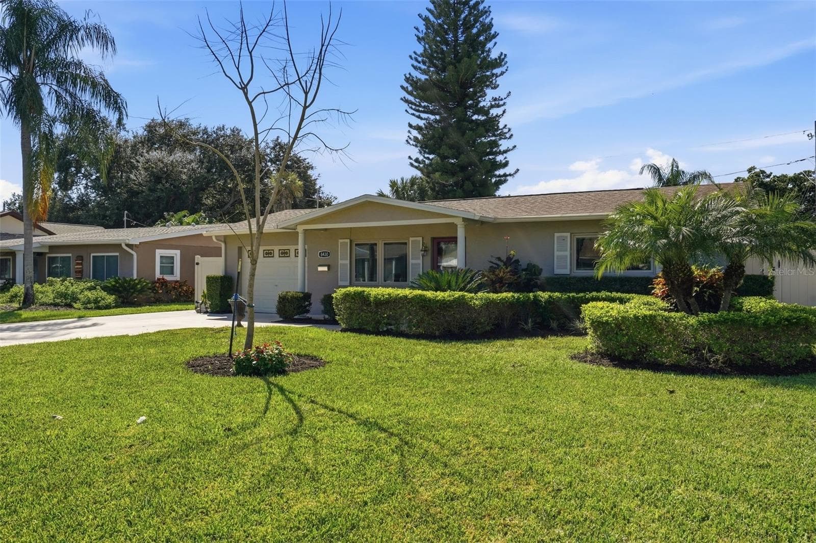 Single Family Residence at 8430 7TH ST N, ST PETERSBURG, photo 6 of 34