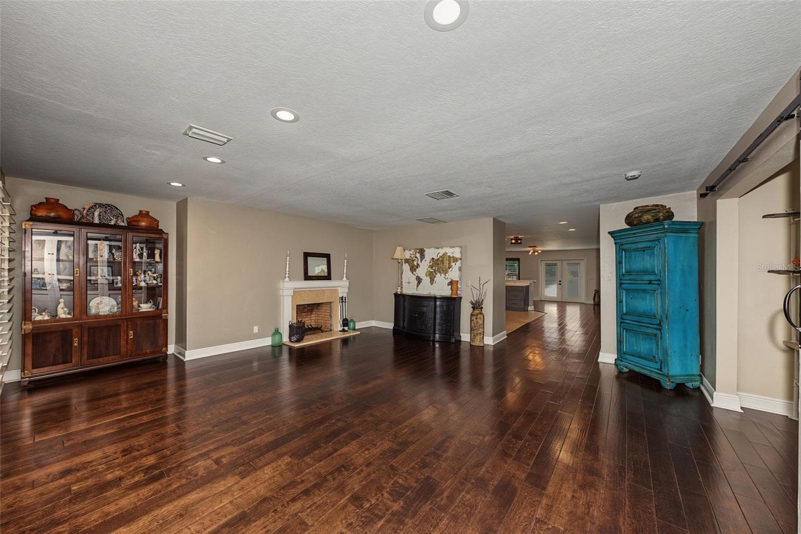 Single Family Residence at 146 33RD AVE N, ST PETERSBURG, photo 9 of 37