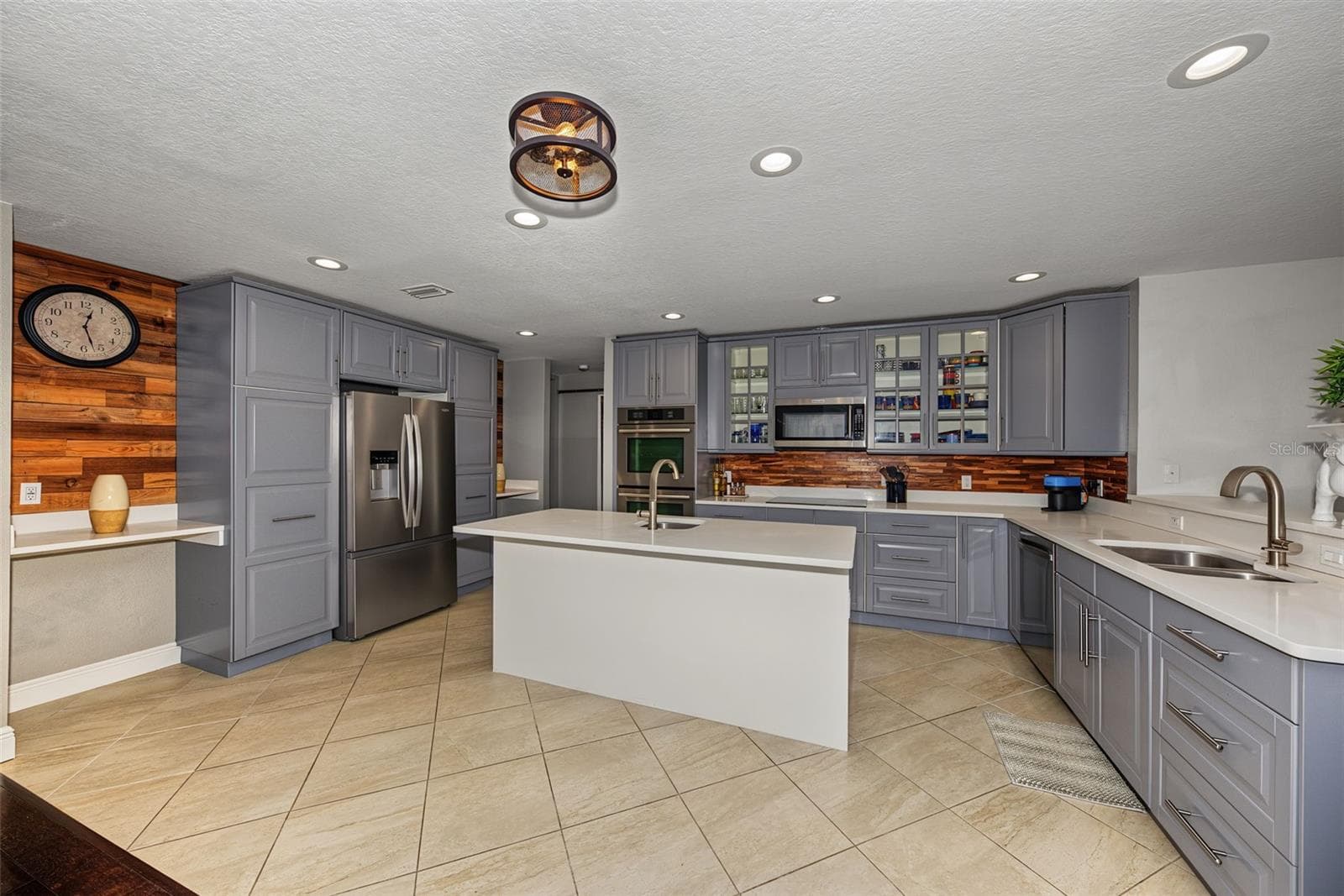 Single Family Residence at 146 33RD AVE N, ST PETERSBURG, photo 14 of 37