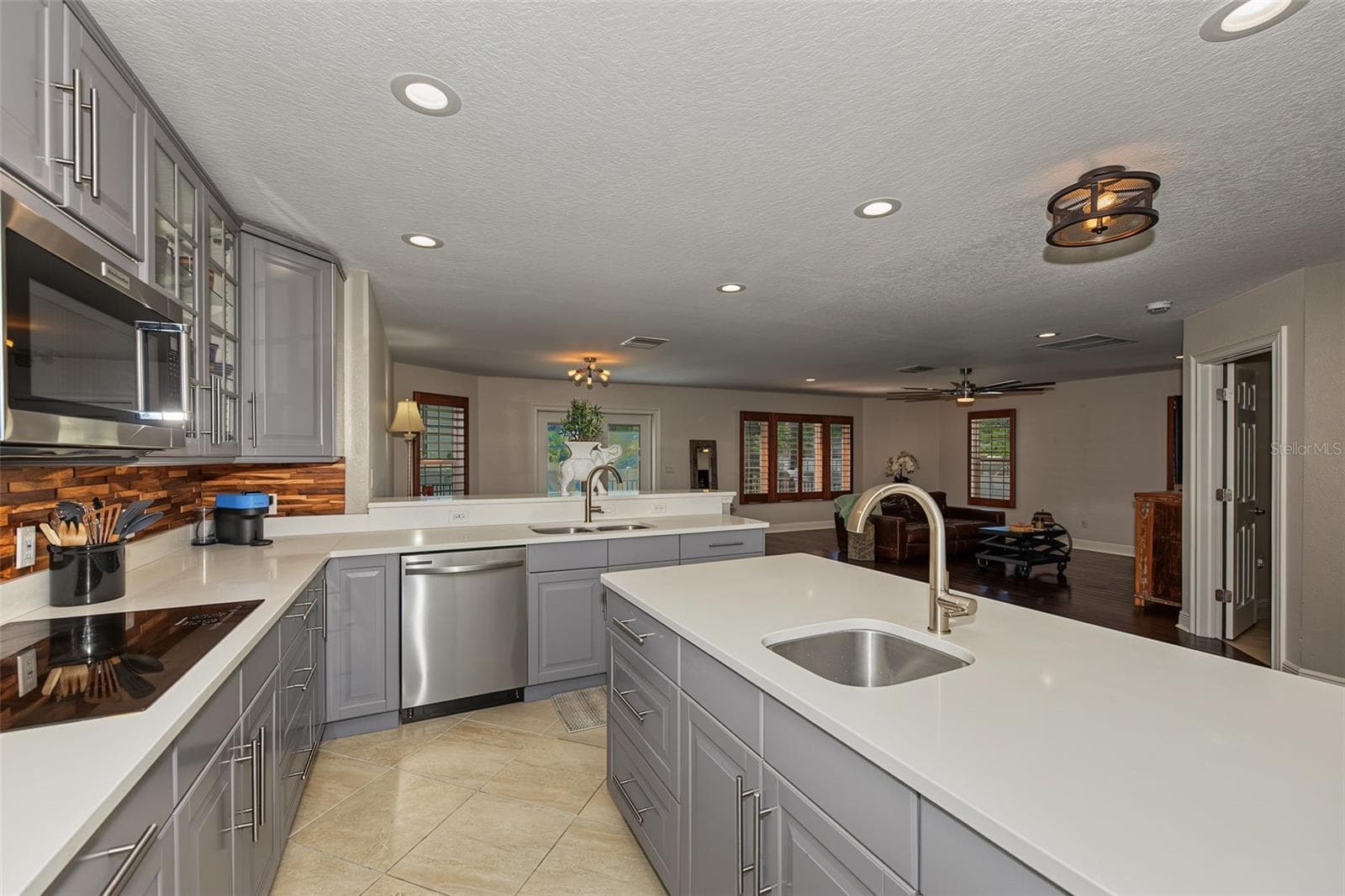 Single Family Residence at 146 33RD AVE N, ST PETERSBURG, photo 15 of 37