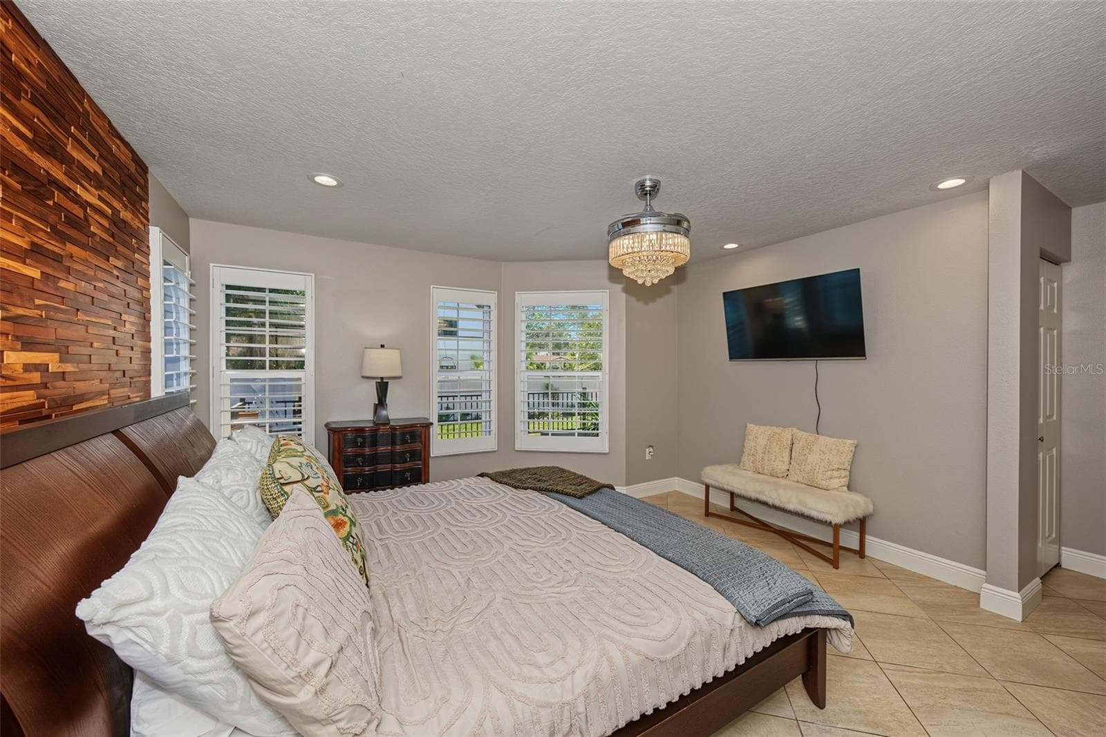 Single Family Residence at 146 33RD AVE N, ST PETERSBURG, photo 20 of 37