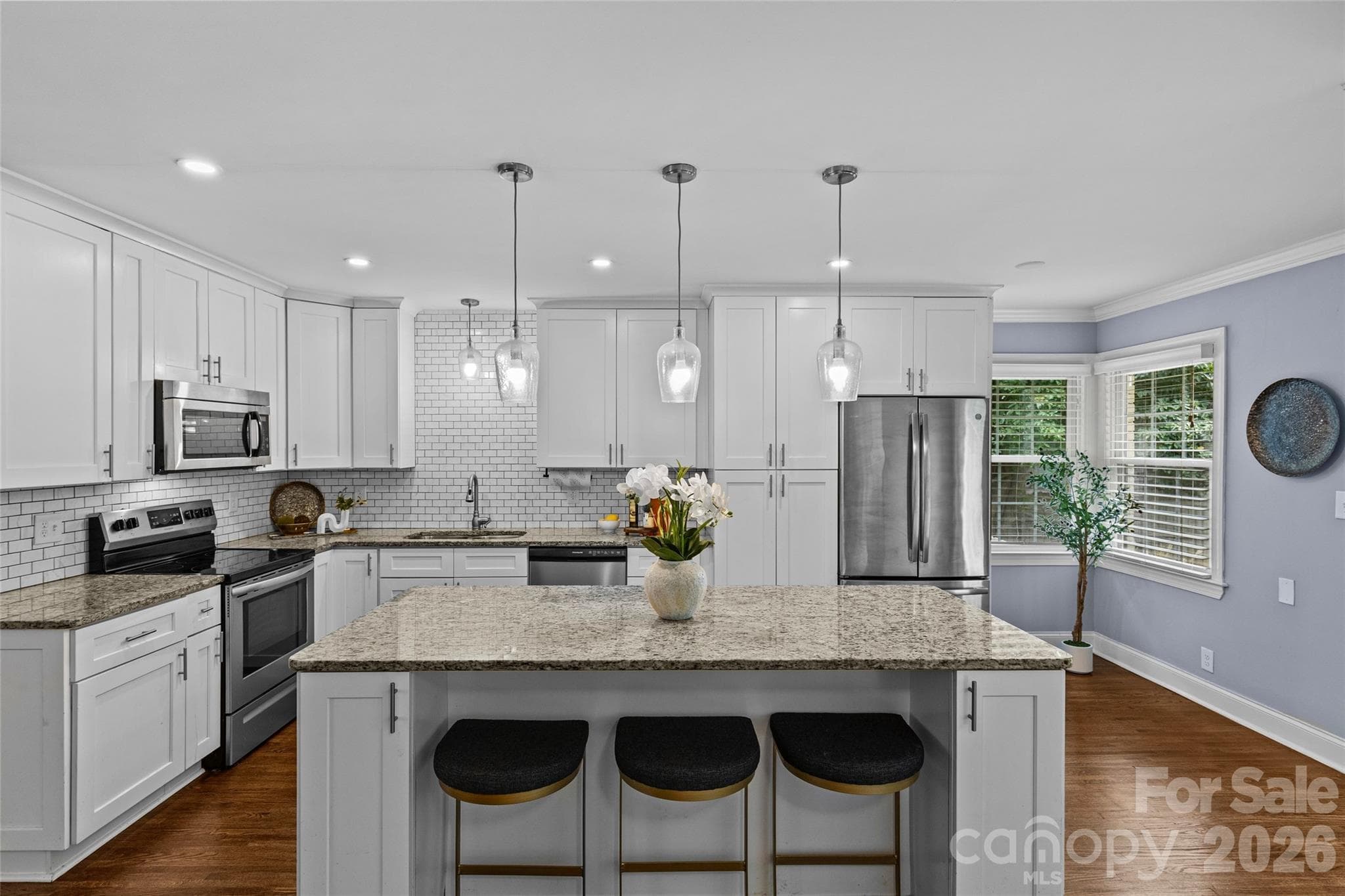 Single Family Residence at 2538 Arnold Drive E, Charlotte, photo 17 of 37