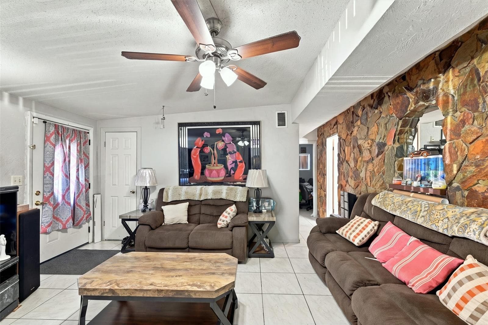 living room - 431 74TH AVE N, ST PETERSBURG