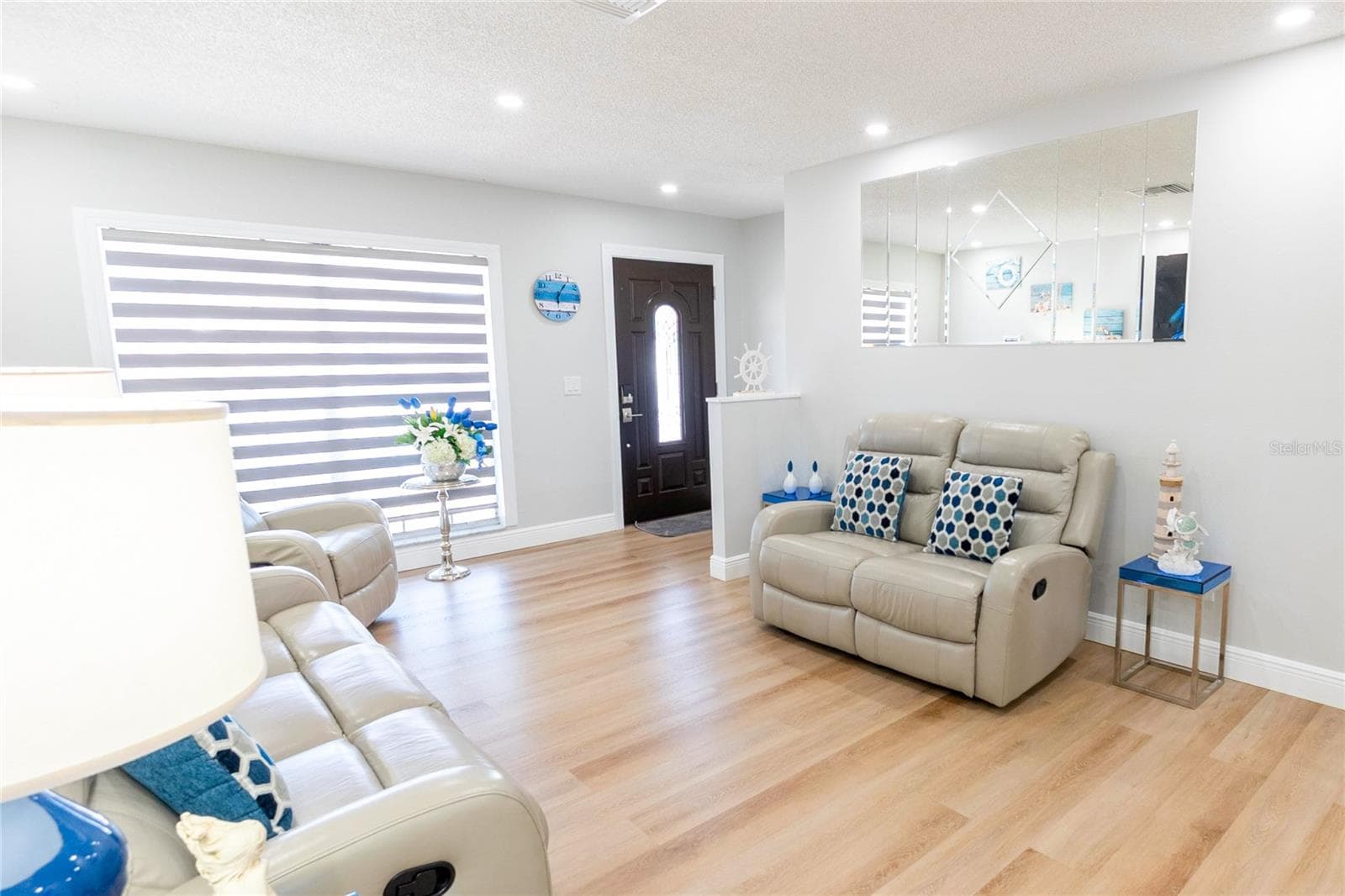 Single Family Residence at 6727 SWAIN AVE, TAMPA, photo 3 of 37