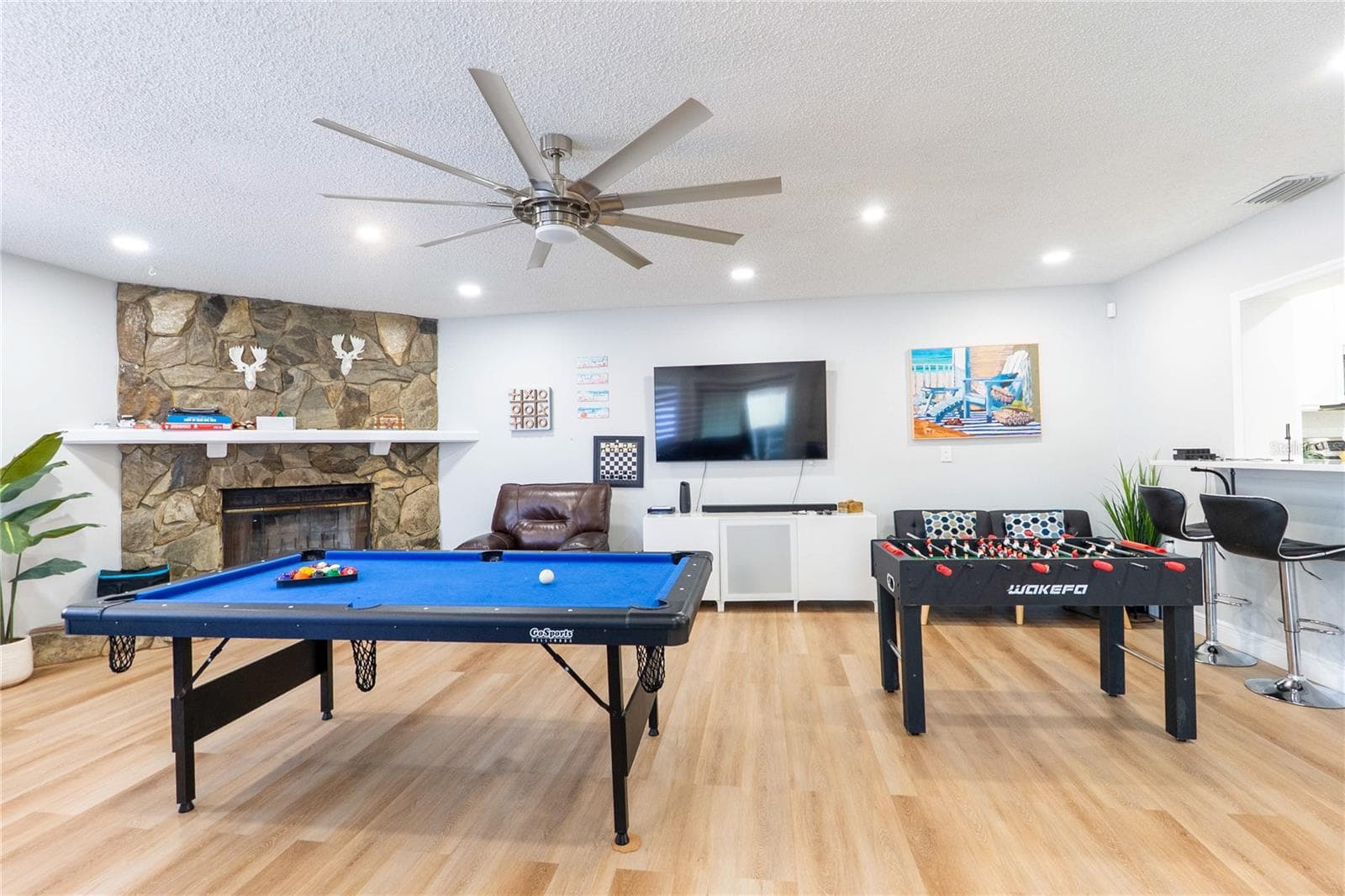 Single Family Residence at 6727 SWAIN AVE, TAMPA, photo 13 of 37