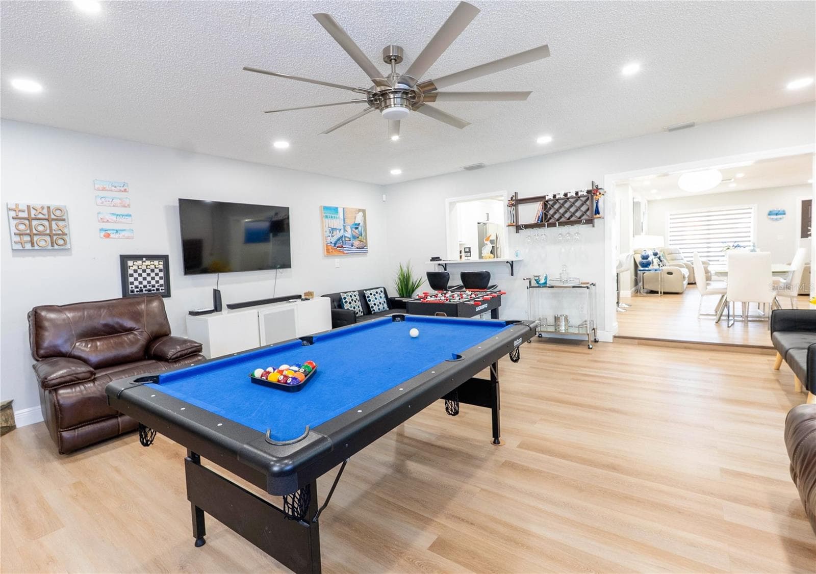 Single Family Residence at 6727 SWAIN AVE, TAMPA, photo 14 of 37