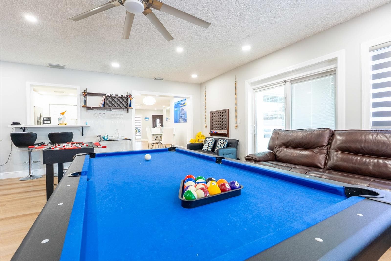 Single Family Residence at 6727 SWAIN AVE, TAMPA, photo 15 of 37