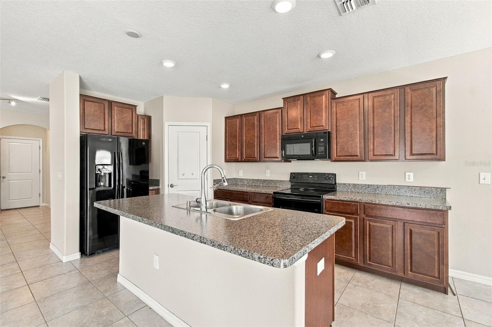 Single Family Residence at 4110 CAT MINT ST, TAMPA, photo 7 of 43