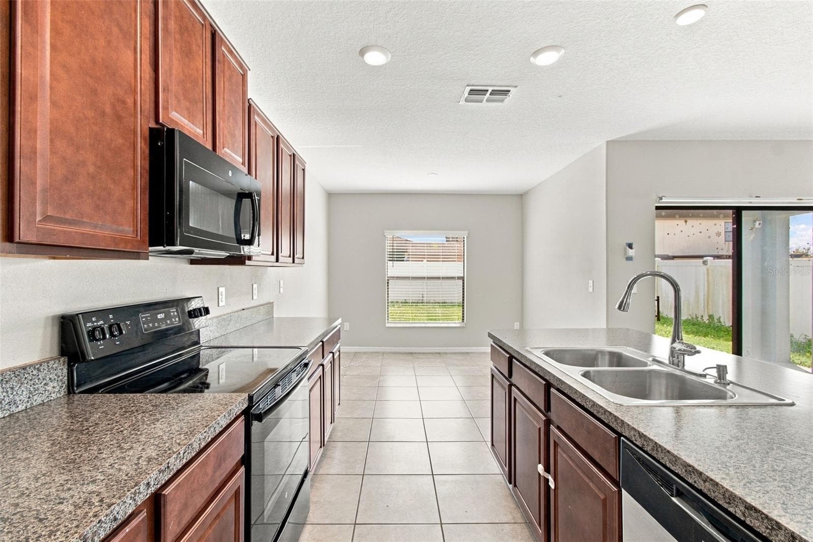 Single Family Residence at 4110 CAT MINT ST, TAMPA, photo 9 of 43