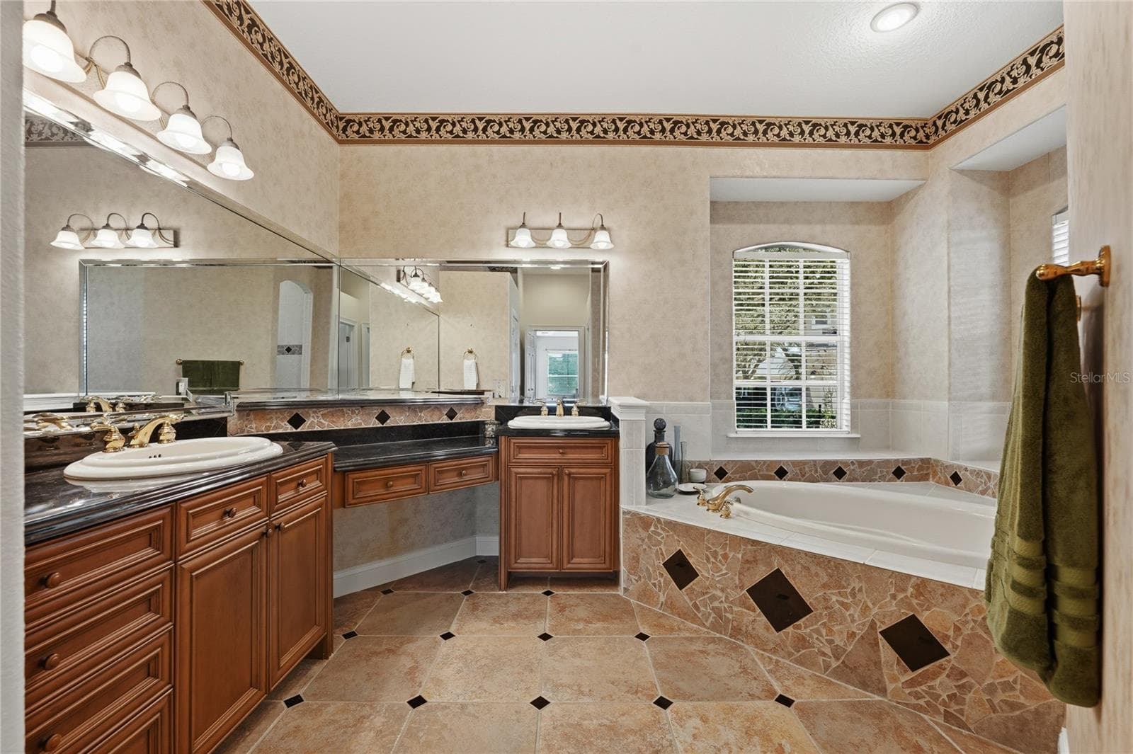 Single Family Residence at 2009 WESTOVER RESERVE BLVD, WINDERMERE, photo 24 of 51