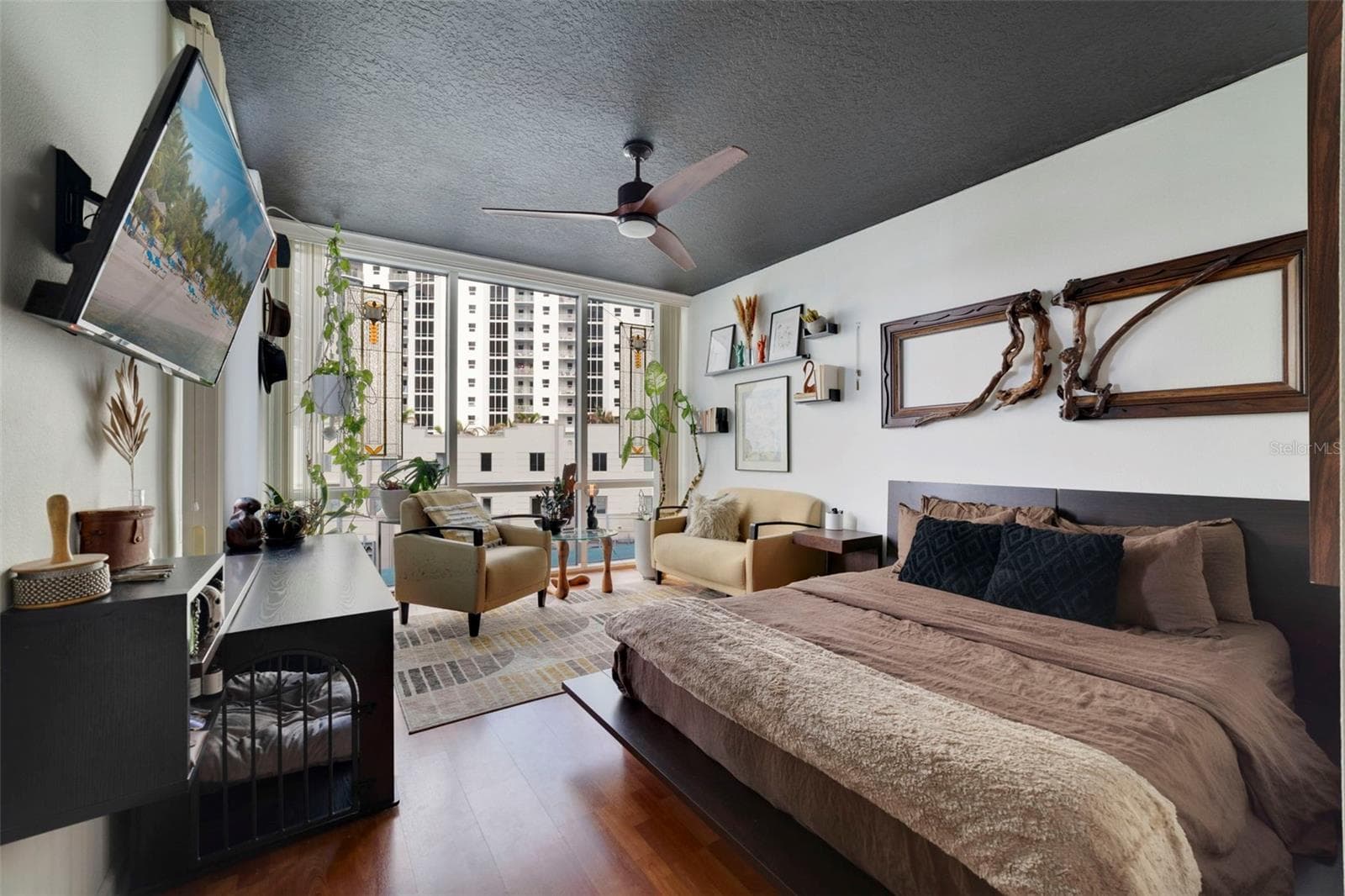 Primary Bedroom - Image 1 - 322 E CENTRAL BLVD #811, ORLANDO